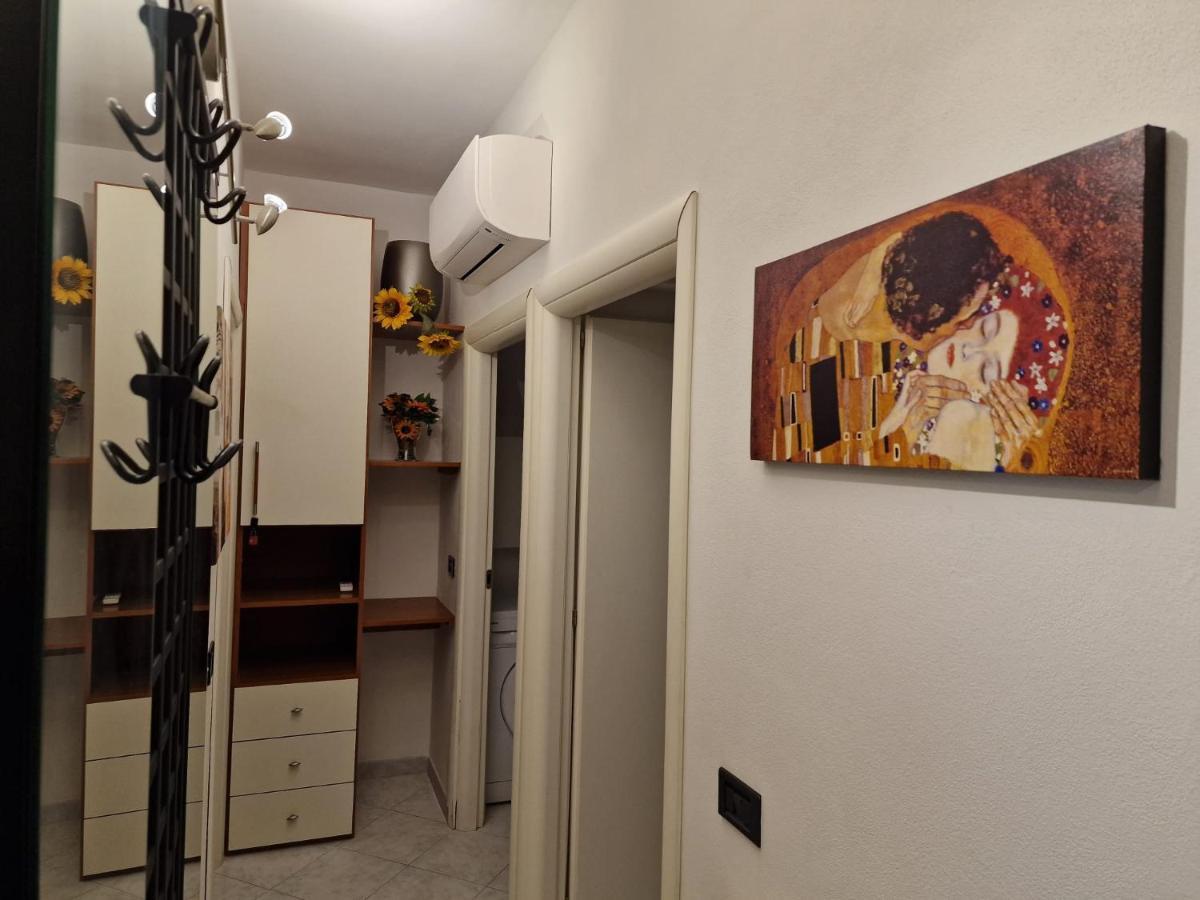 Casa Romantica Tra Liguria E Toscana Ortonovo Exterior photo