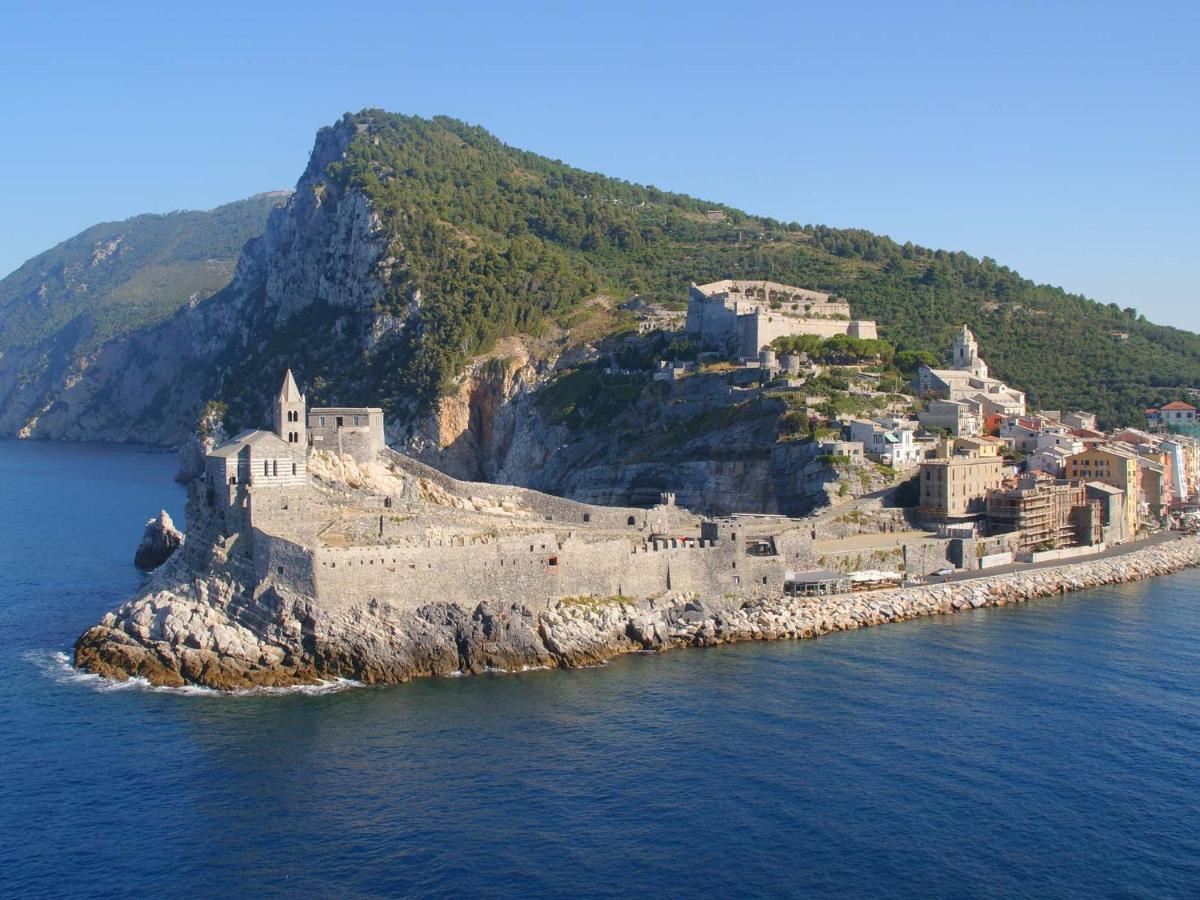 Casa Romantica Tra Liguria E Toscana Ortonovo Exterior photo